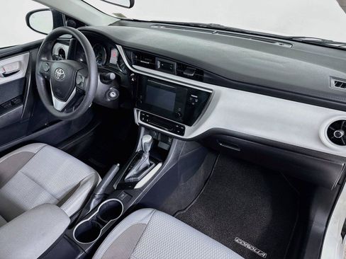 Used 2017 Toyota Corolla LE w/ Carpet Mat Package (TMS) FWD image 27
