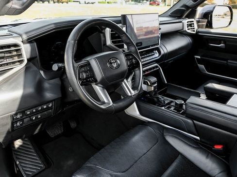 Used 2023 Toyota Sequoia Platinum image 3