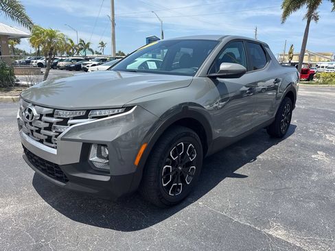 Used 2022 Hyundai Santa Cruz SEL w/ Cargo Package AWD/4WD image 2