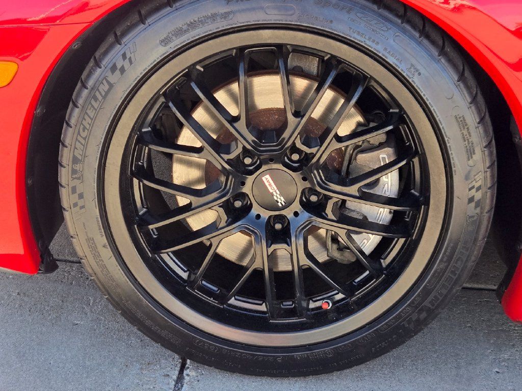 Used 2005 Chevrolet Corvette Coupe w/ Preferred Equipment Group RWD image 7