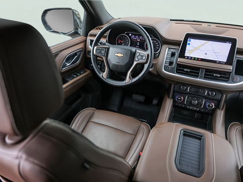 Used 2021 Chevrolet Tahoe High Country w/ Premium Package RWD image 32