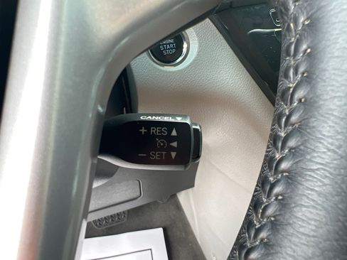 Used 2017 Toyota Sienna XLE Premium w/ Protection Package FWD image 18