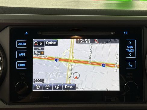 Used 2017 Toyota Tacoma TRD Sport image 27