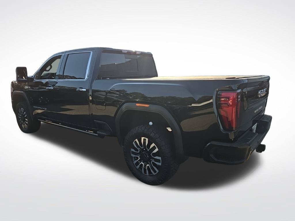 Used 2024 GMC Sierra 2500 Denali Ultimate AWD/4WD image 2