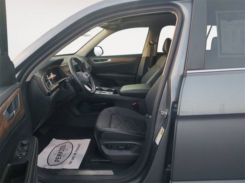 Used 2024 Volkswagen Atlas SE image 9