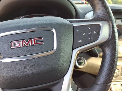 Used 2022 GMC Terrain SLE FWD image 8