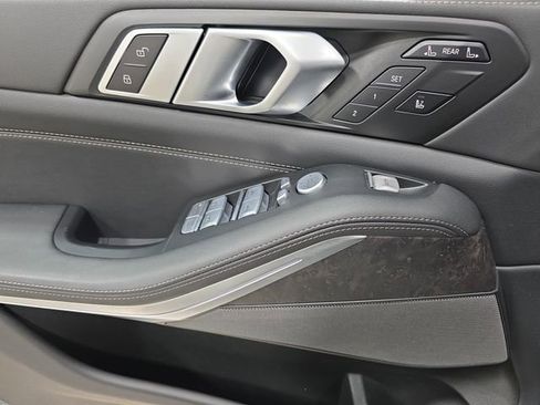 Certified 2025 BMW X7 xDrive40i image 25