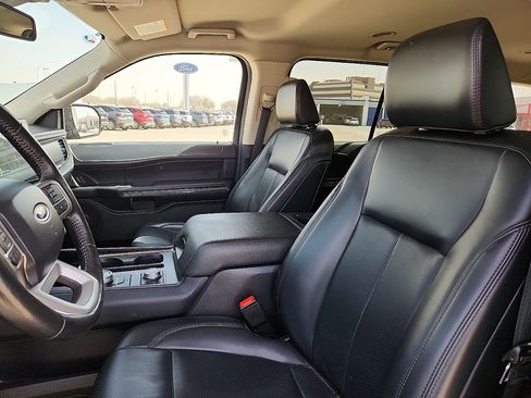 Used 2024 Ford Expedition XLT image 7
