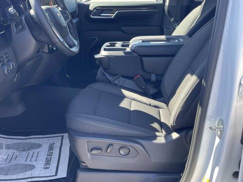 Used 2024 Chevrolet Silverado 1500 LT image 17