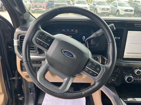 Used 2024 Ford F250 Lariat w/ Chrome Package image 26