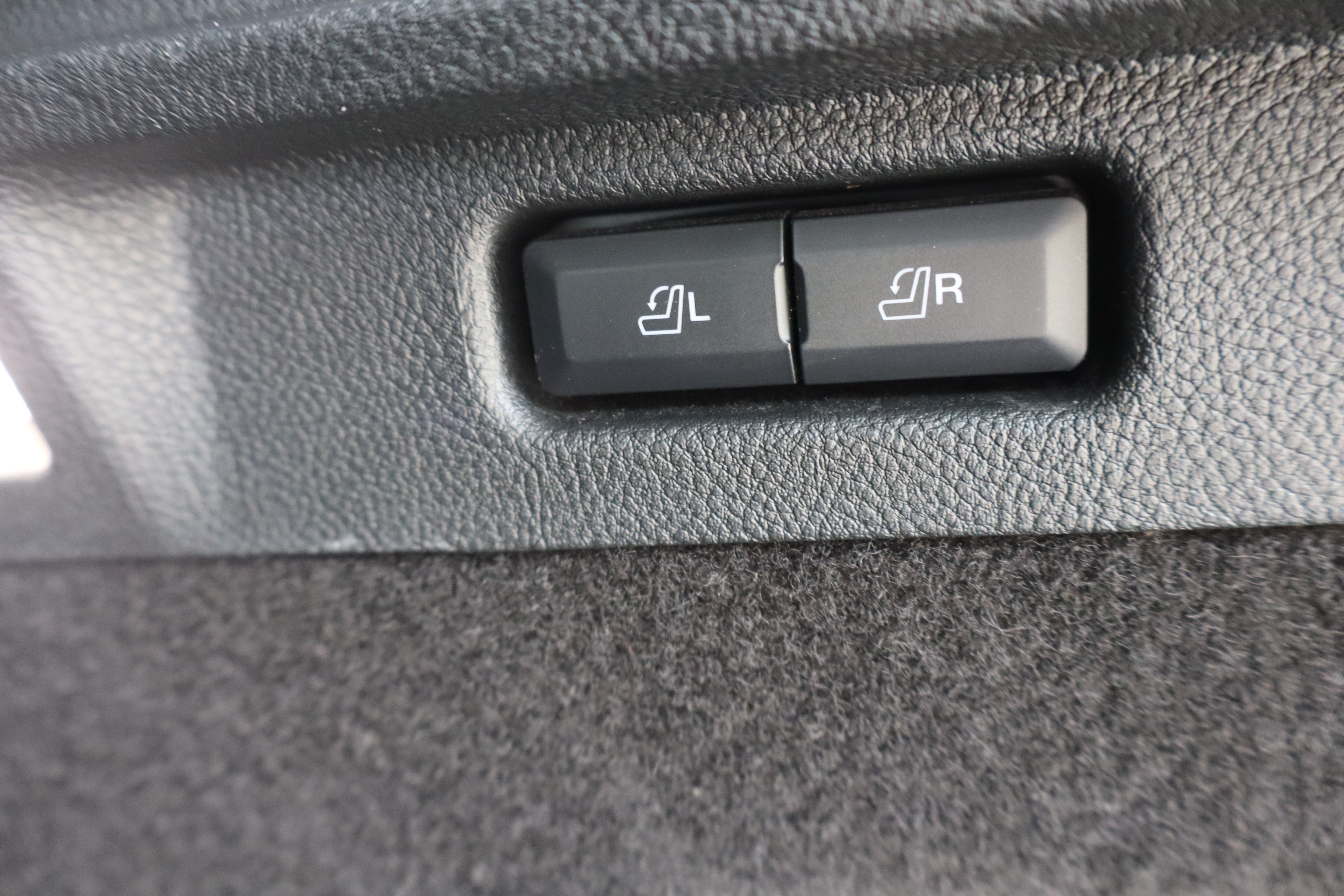 Used 2022 Lincoln Corsair FWD w/ Equipment Group 101A image 27