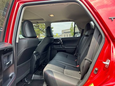 Used 2019 Toyota 4Runner TRD Off-Road Premium AWD/4WD image 21