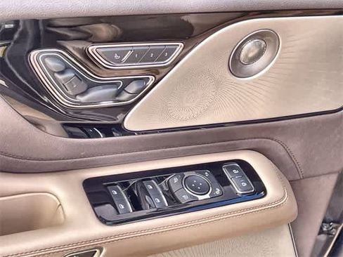 Used 2020 Lincoln Aviator Reserve w/ Equipment Group 202A image 30