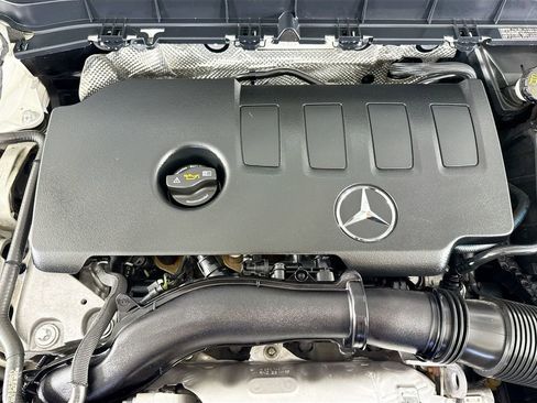 Used 2023 Mercedes-Benz GLB 250 image 27