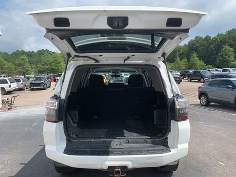 Used 2015 Toyota 4Runner SR5 image 17