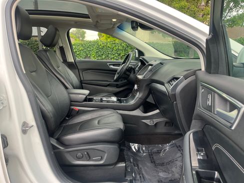 Used 2020 Ford Edge Titanium w/ Equipment Group 301A AWD/4WD image 30