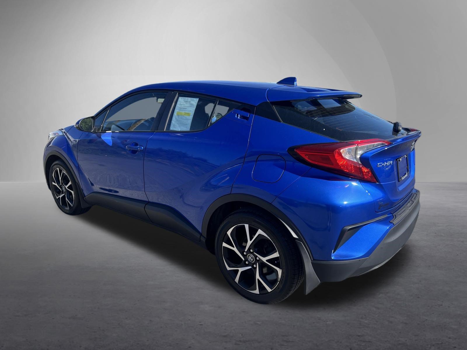 Used 2019 Toyota C-HR XLE FWD image 6