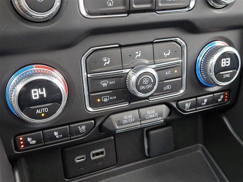 Certified 2023 GMC Yukon XL SLT image 16