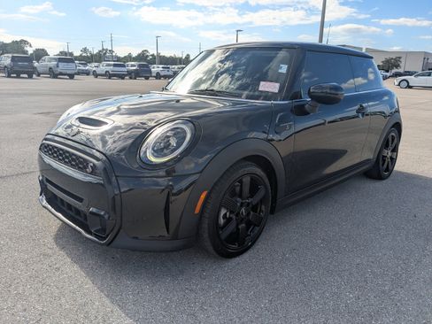 Used 2024 MINI Cooper S image 9