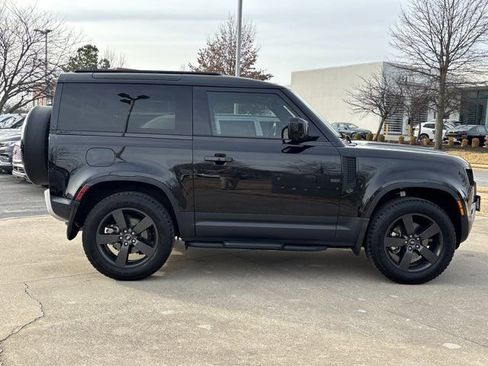 Used 2024 Land Rover Defender 90 S image 2