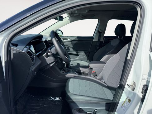 New 2026 Volkswagen Taos SE FWD image 10