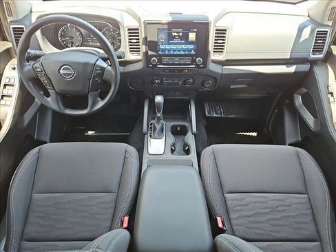 Used 2024 Nissan Frontier SV RWD image 15
