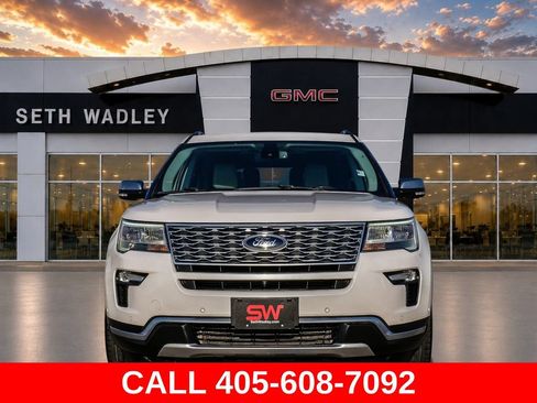 Used 2018 Ford Explorer Platinum AWD/4WD image 2