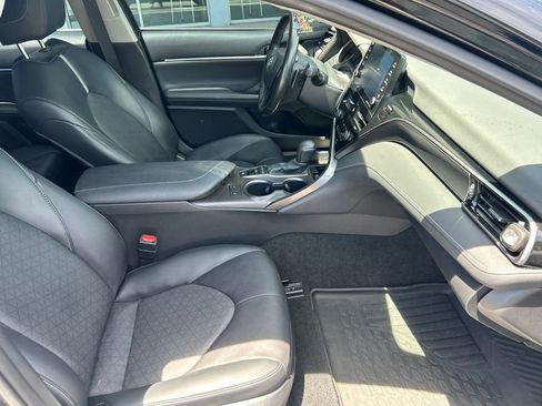 Used 2023 Toyota Camry XSE FWD image 17