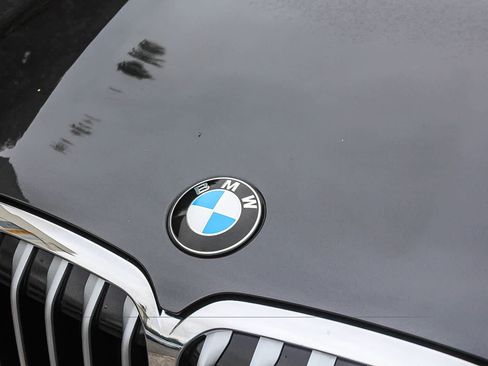 Used 2022 BMW X7 xDrive40i w/ Premium Package AWD/4WD image 11