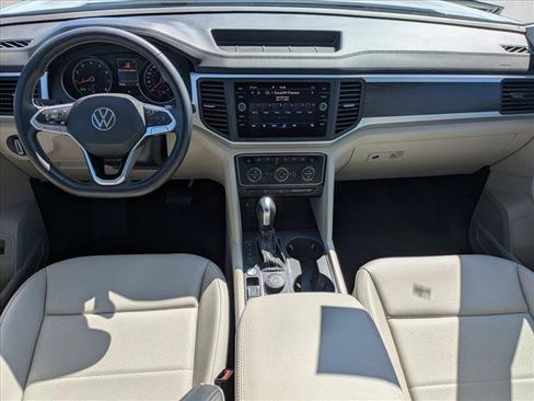Used 2021 Volkswagen Atlas SE w/ Panoramic Sunroof Package image 16