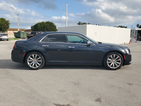 Used 2019 Chrysler 300 Limited image 4