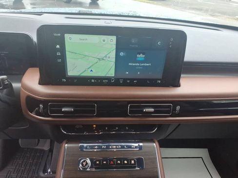 Used 2026 Lincoln Aviator Reserve w/ Luxury Package AWD/4WD image 11