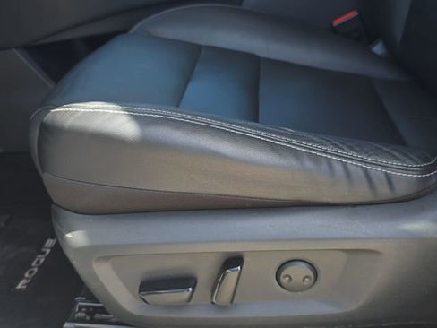 Used 2021 Nissan Rogue SL w/ Premium Package image 29