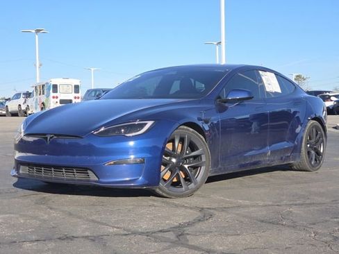 Used 2022 Tesla Model S Plaid image 2