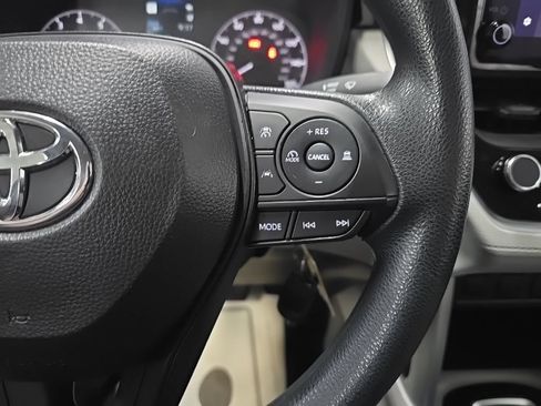 Used 2024 Toyota Corolla Cross L AWD/4WD image 21