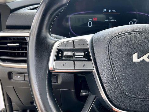 Used 2024 Kia Telluride EX w/ EX Captain's Chair Package FWD image 21