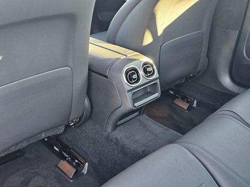 New 2025 Mercedes-Benz C 300 4MATIC Sedan image 24