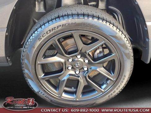 Used 2024 RAM 1500 Laramie AWD/4WD image 11