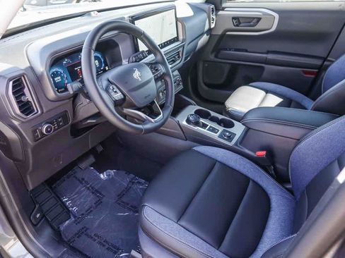 Used 2025 Ford Bronco Sport Outer Banks w/ Outer Banks Tech Package+ AWD/4WD image 17