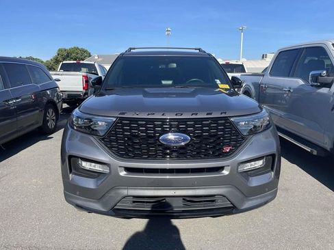 Used 2021 Ford Explorer ST w/ Equipment Group 401A AWD/4WD image 2