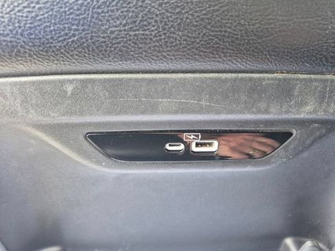 Used 2022 Chrysler Pacifica Touring-L FWD image 15