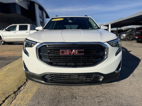 Used 2019 GMC Terrain SLE w/ Driver Convenience Package image 2