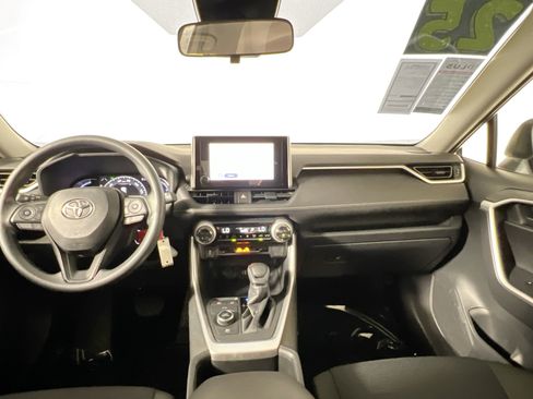 Used 2025 Toyota RAV4 LE AWD/4WD image 29