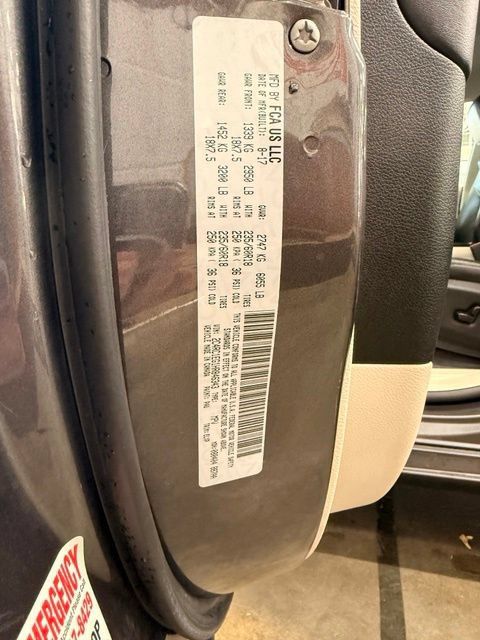 Used 2017 Chrysler Pacifica Touring-L Plus w/ Tire & Wheel Group FWD image 9