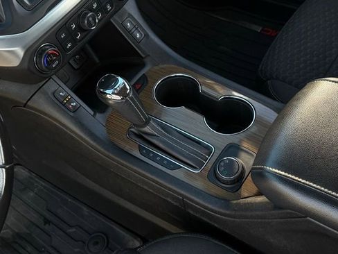 Used 2019 GMC Acadia SLE image 24