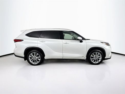 Used 2022 Toyota Highlander Limited AWD/4WD image 11