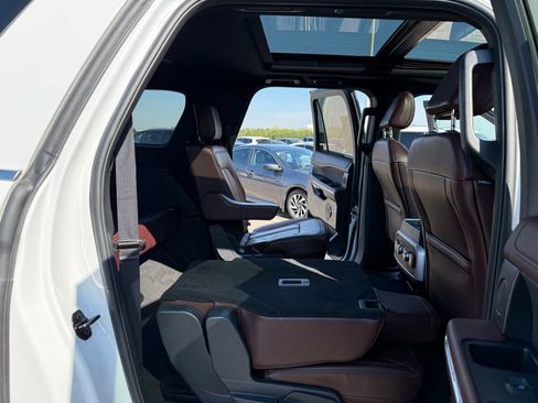 Used 2024 Ford Expedition Max Limited image 21