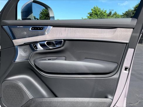 New 2026 Volvo XC90 T8 Ultra w/ Lounge Package AWD/4WD image 31