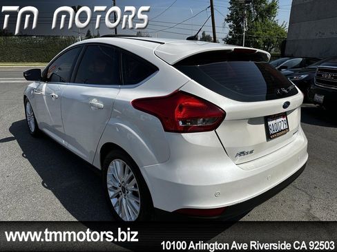 Used 2017 Ford Focus Titanium image 4