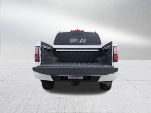 Used 2024 Nissan Frontier SV w/ SV Convenience Package image 5
